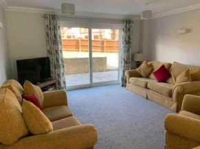 Cozy Beach House in Sandown - 3 Bedrooms